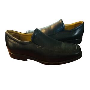 Mens sz 10.5 black leather loafers. Johnston & Murphy.  Excellent condition.